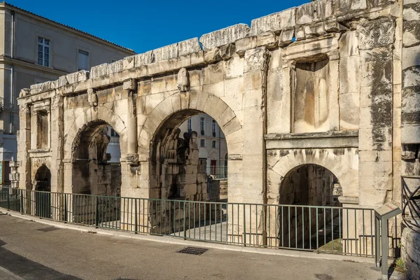 Antigua Porta Augusta en Nimes — Foto de Stock