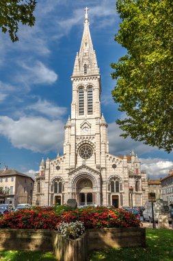Katedral Notre Dame, Saint Arnoux içinde boşluk