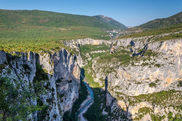 Pohled do údolí z rokli Verdon — Stock fotografie