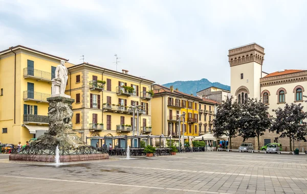 Piazza XX Settembre, in the centre of Lecco — Stock Photo, Image