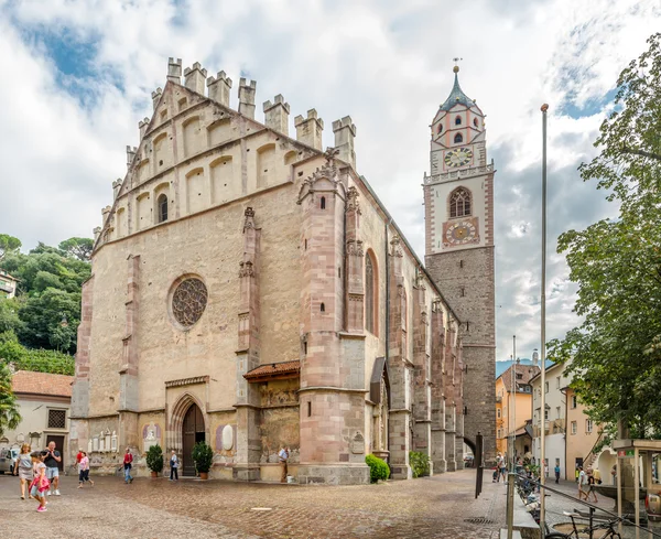 Kyrka St.Nicholas över Merano — Stockfoto