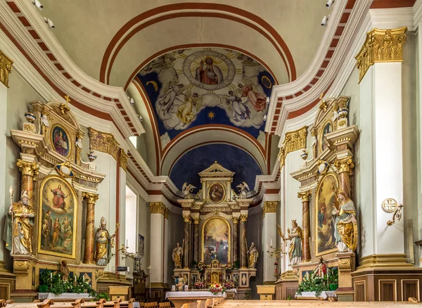 Altar en la iglesia de San Pedro y Pablo en Sesto — Foto de Stock