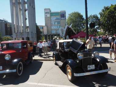 Victoria BC, Kanada - 24 Temmuz 2016. Kuzeybatı Deuce Days, Victoria BC 'deki son antika koleksiyoncu araba etkinliği, Covid-19 salgını nedeniyle ertelendi ve kalıcı olarak iptal edildi.