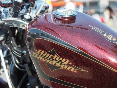 Sidney BC, Kanada - 23 Temmuz 2015. Sidney Extravaganza, Sidney BC 'de büyük bir antika araba koleksiyonu etkinliği. Sokakları dolduran arabalar