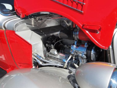 Sidney BC, Kanada - 25 Temmuz 2013. Sidney Torque Masters, Sidney BC 'de büyük bir antika araba koleksiyonu etkinliği. Sokakları dolduran arabalar