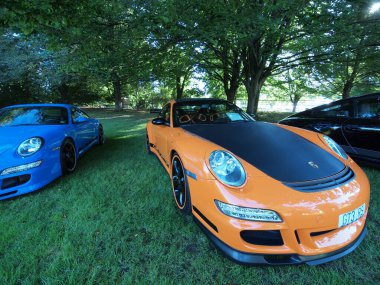 Vancouver BC, Kanada - 7 Haziran 2013. Lüks arabalar, büyük antika koleksiyoncusu ve MÖ Vancouver 'da modern araba etkinliği.