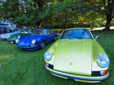 Vancouver BC, Kanada - 7 Haziran 2013. Lüks arabalar, büyük antika koleksiyoncusu ve MÖ Vancouver 'da modern araba etkinliği.