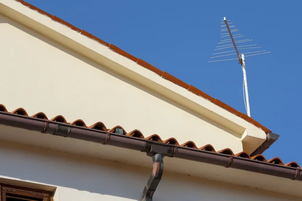 Antena no telhado . — Fotografia de Stock