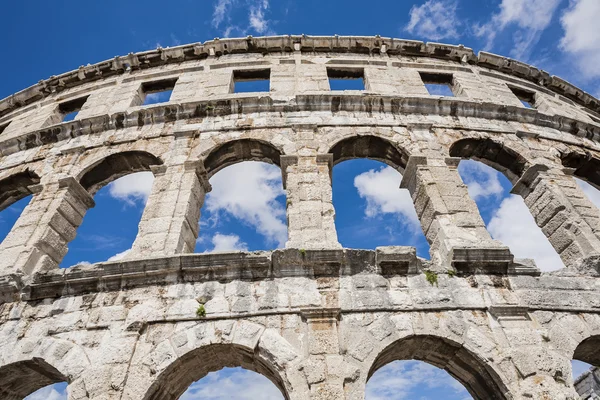 Ancient Roman amphitheater, the Colosseum. — Stock Photo, Image
