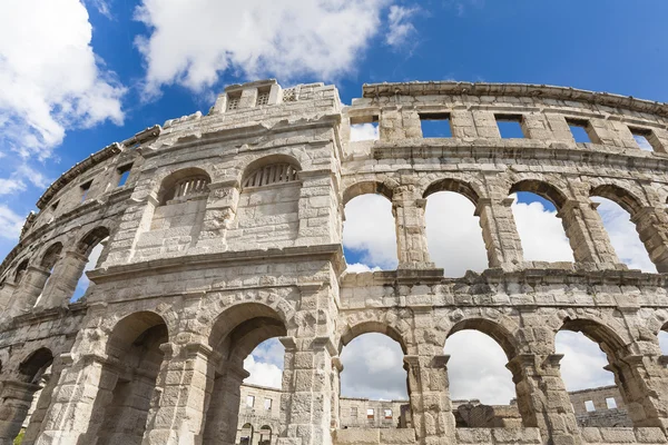 Ancient Roman amphitheater. — Stock Photo, Image