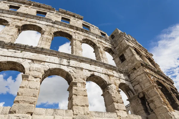 Ancient Roman amphitheater. — Stock Photo, Image