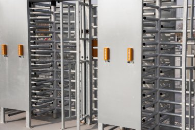 Turnike giriş. Korunan giriş.