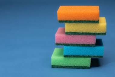 Ev ve banyo temizleme süngeri..