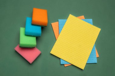 Ev ve banyo temizleme süngeri..