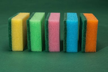 Ev ve banyo temizleme süngeri..