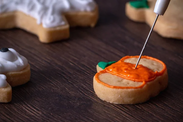 Primer Plano Decoración Linda Calabaza Halloween Galletas Jengibre Con Glaseado — Foto de Stock