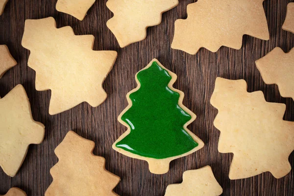 Vista Superior Sabor Simples Verde Decorado Biscoito Árvore Natal Gengibre — Fotografia de Stock