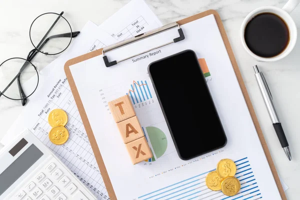 Top View Reading Overview Calculating Paying Tax Smart Phone Internet — Stock Photo, Image