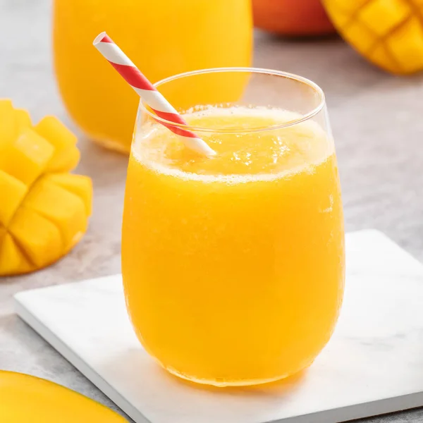 Fresh Mango Juice Close Design Concept Smoothie Cold Drink Glass — Stock Photo, Image