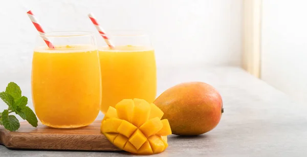 Fresh Mango Juice Close Design Concept Smoothie Cold Drink Glass — Stock Photo, Image