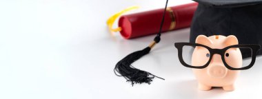 Yeni mezun olmak, iş bulmak ve para biriktirmeyi öğrenmek için tasarlanmış bir tasarım..