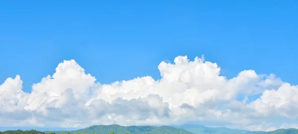 Panorama of blank blue sky and clouds — Stock Photo, Image