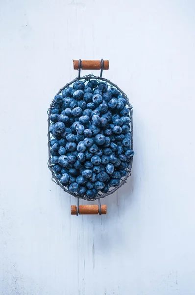 白色背景的蓝莓 — 图库照片