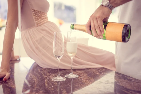 Beber champanhe — Fotografia de Stock