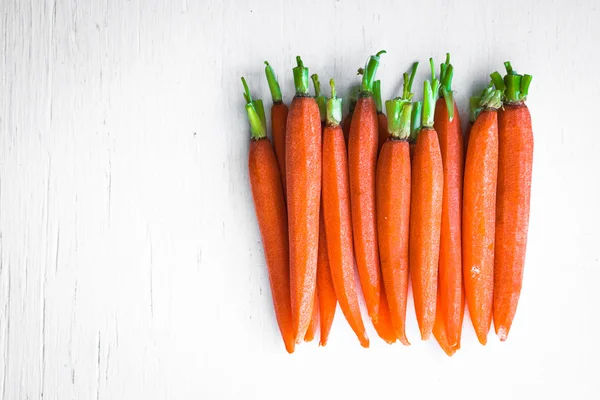 Farm raised baby carrots — Stock Photo, Image