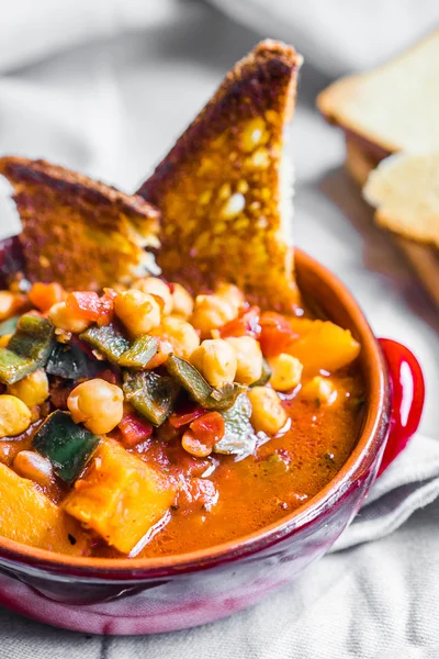 Chili con pan a la plancha — Foto de Stock