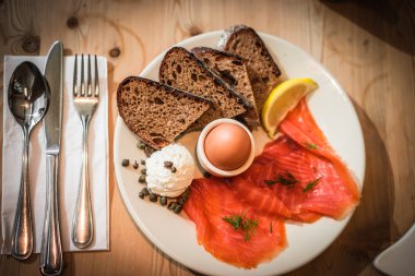 Sağlıklı kahvaltı.