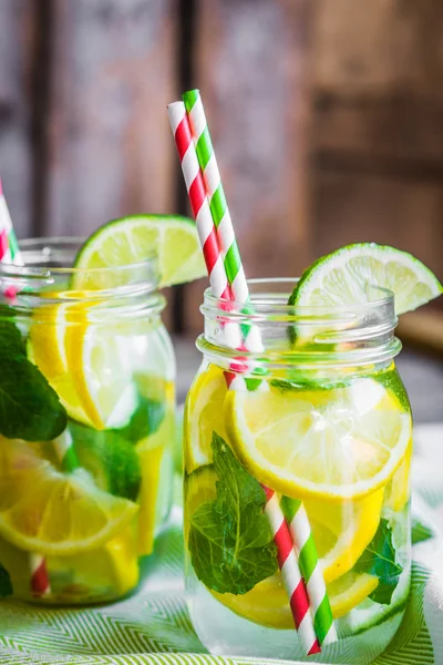 Water with citrus — Stock Photo, Image