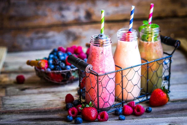 Frische Smoothies — Stockfoto