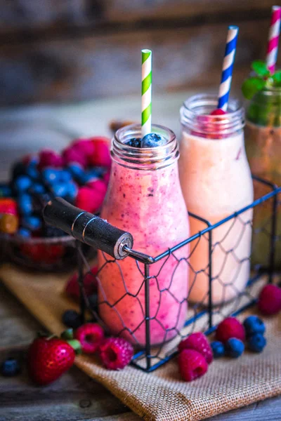 Frische Smoothies — Stockfoto