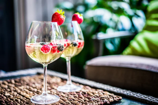 Summer cocktail with fresh berries — Stock Photo, Image