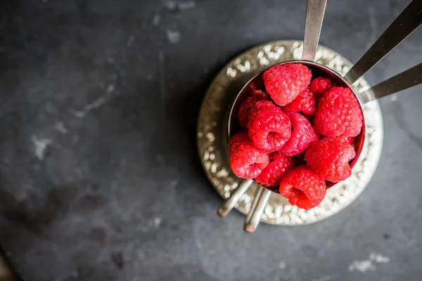 Nahaufnahme von frischen Himbeeren — Stockfoto