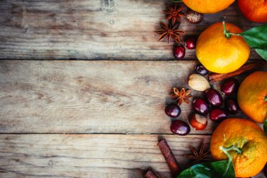 Mandalina ile fındık, kızılcık ve tarçın