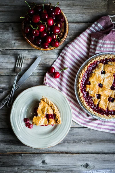 Homemade cherry pie — Stock Photo, Image