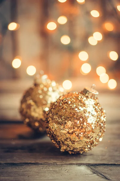 Brinquedos de Natal dourado — Fotografia de Stock