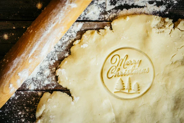 Haciendo felices galletas de Navidad — Foto de Stock