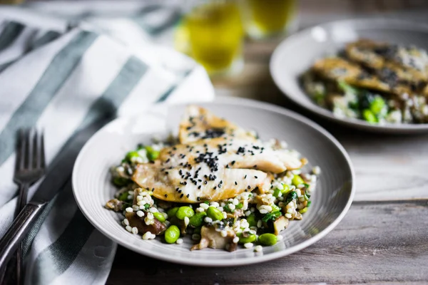 Filé de peixe branco grelhado — Fotografia de Stock