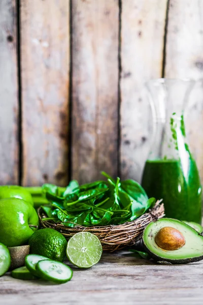 Mistura de frutas e legumes verdes — Fotografia de Stock
