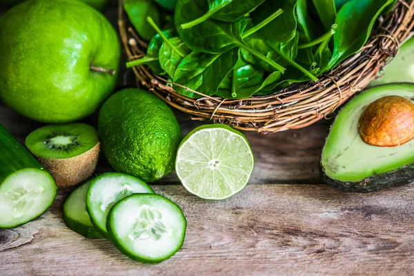 Mistura de frutas e legumes verdes — Fotografia de Stock