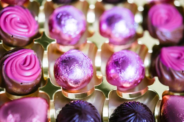 Chocolade snoepjes in een doos — Stockfoto