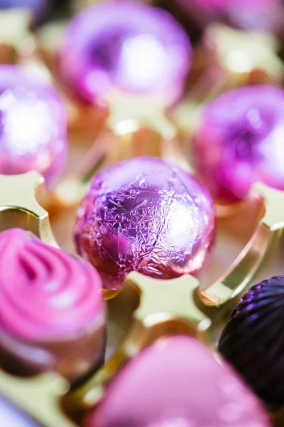 Schokoladenbonbons in einer Schachtel — Stockfoto