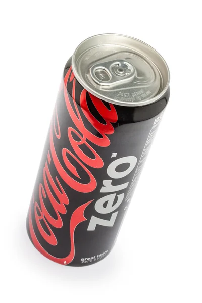 Thailand, Bangkok - 24. Mai 2014: Coca-Cola-Dose auf weißem Backgro — Stockfoto