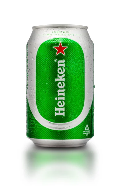 Tailandia, Bangkok - 3 de julio, Heineken Lager Beer es el buque insignia —  Fotos de Stock