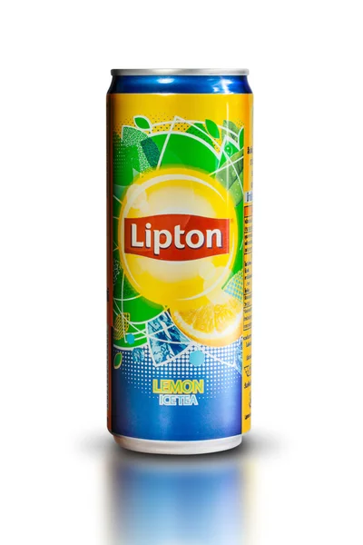 Tailandia, Bangkok - 9 de julio, Lipton Ice Tea drink in a can isolat —  Fotos de Stock