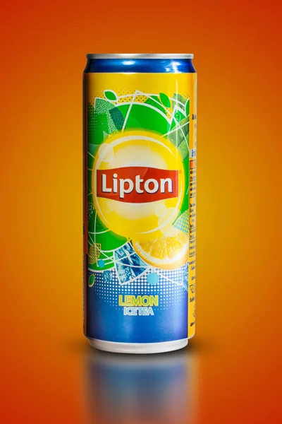 Thailand, Bangkok - July 9, Lipton Ice Tea drink in a can isolat — Stock Photo, Image