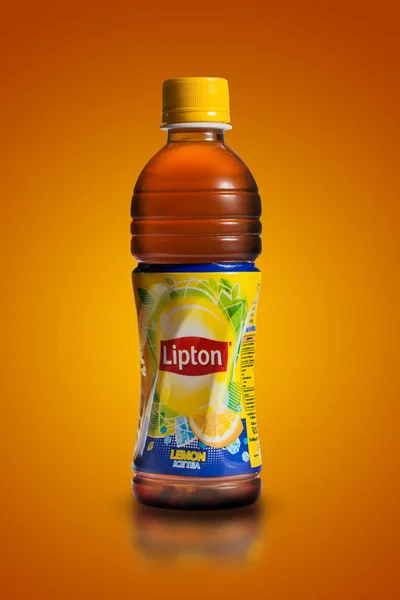 Bangkok, Thailand - July 23, 2014: Lipton Ice Green Tea drink i — Stock Photo, Image